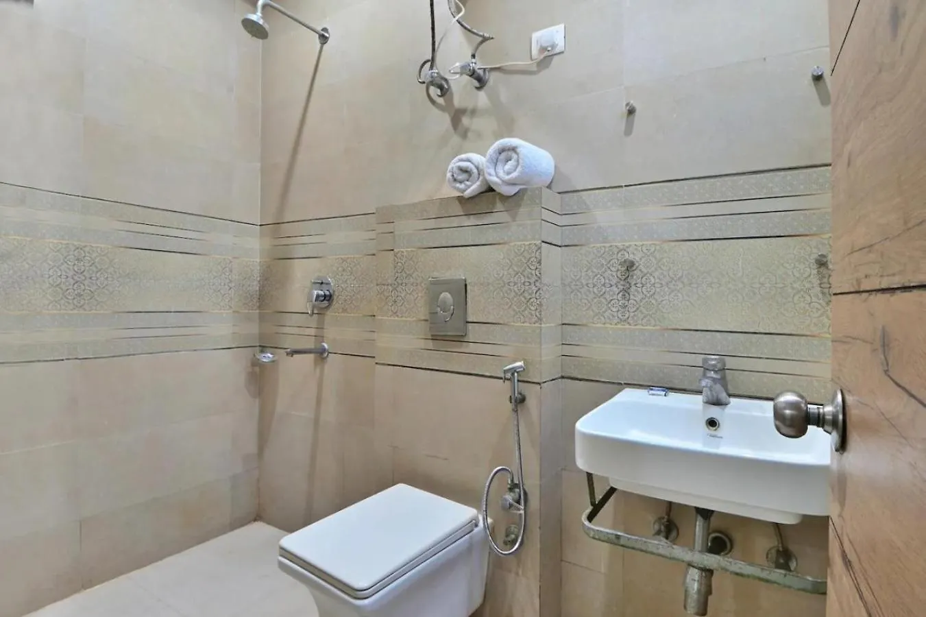Hotel Good Luck By Jmd Group Near Delhi Igi Airport New Delhi